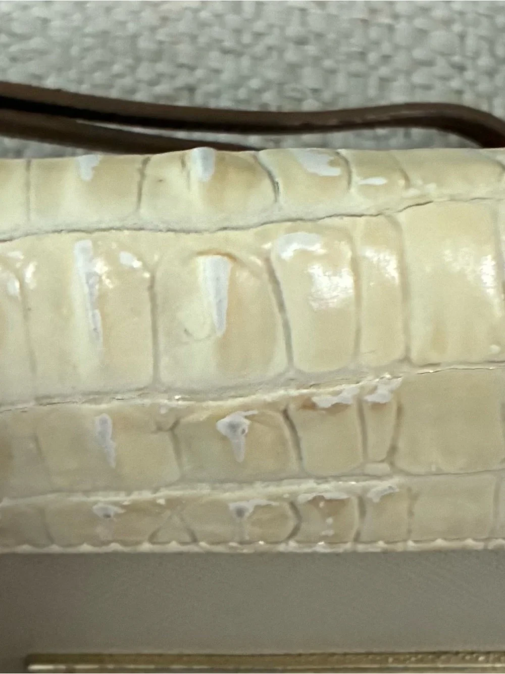 Rare Brahmin EUC Cream & Taupe Melbourne Croc-Embossed Leagher Wristlet Clutch